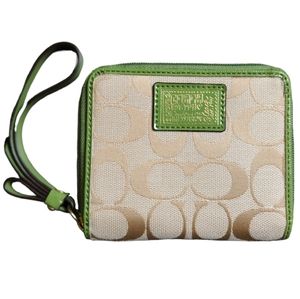COACH Daisy Poppy Signature Medium Zip Around Wallet Wristlet Khaki Grass F49085